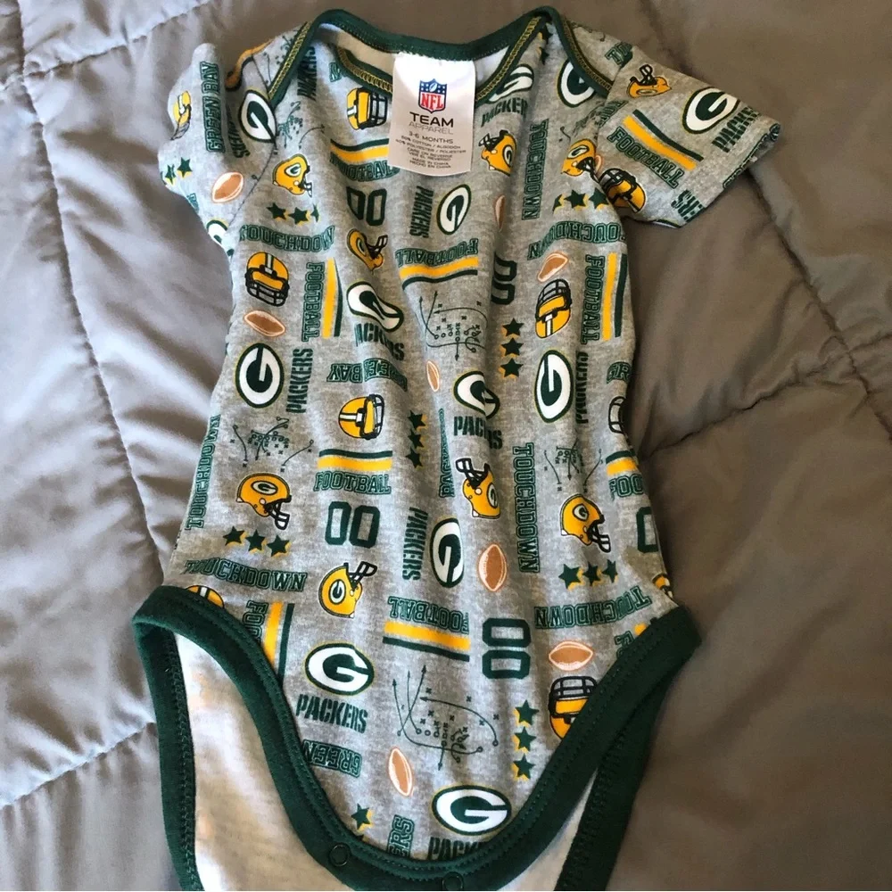 Sale!🏈Infant Packer clothes bundle. Items are 0-9 months. Like new or brand new. - Picture 7 of 10